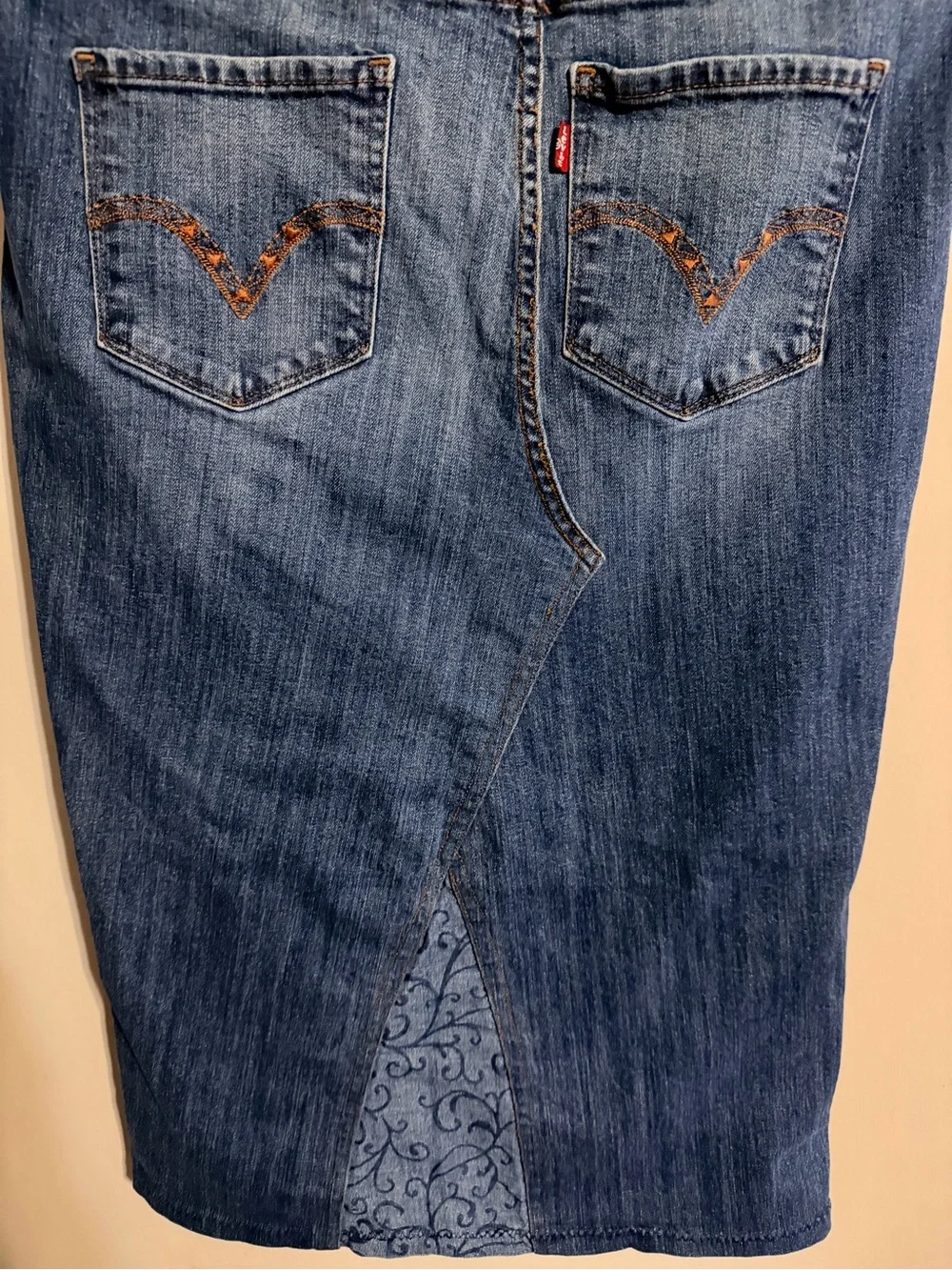 Levis styled model
